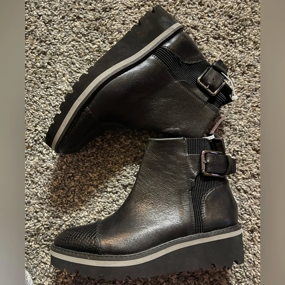 Donald Pliner Tinsley Snake Print Cap Toe Leather Wedge Booties NWOT